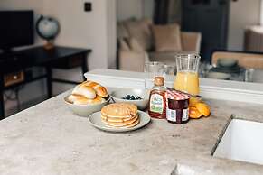 The Emerald - Central Henley 2 Bedroom House - From 145 Per Night