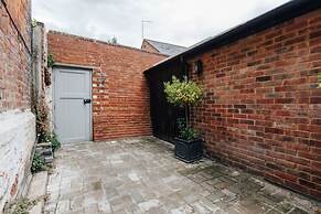 The Emerald - Central Henley 2 Bedroom House - From 145 Per Night