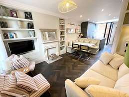 The Emerald - Central Henley 2 Bedroom House - From 145 Per Night