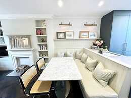 The Emerald - Central Henley 2 Bedroom House - From 145 Per Night