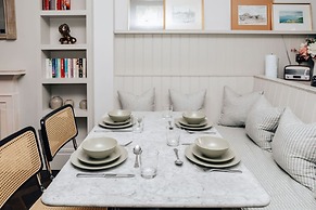 The Emerald - Central Henley 2 Bedroom House - From 145 Per Night