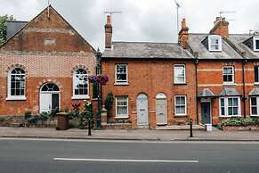 The Emerald - Central Henley 2 Bedroom House - From 145 Per Night