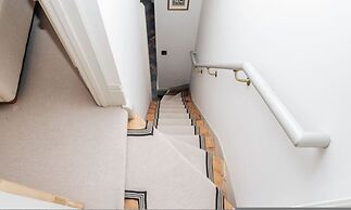 The Emerald - Central Henley 2 Bedroom House - From 145 Per Night