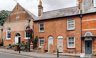 The Emerald - Central Henley 2 Bedroom House - From 145 Per Night