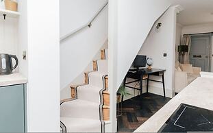 The Emerald - Central Henley 2 Bedroom House - From 145 Per Night