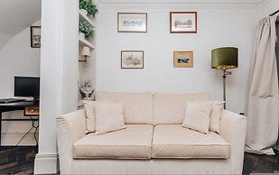 The Emerald - Central Henley 2 Bedroom House - From 145 Per Night