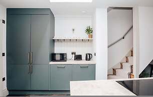 The Emerald - Central Henley 2 Bedroom House - From 145 Per Night