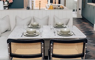 The Emerald - Central Henley 2 Bedroom House - From 145 Per Night