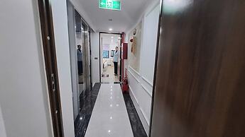 Luxury Airport Hotel