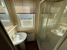 Statichomesleeps6-lakeview-petsok-balcony-parking