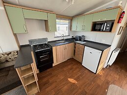 Statichomesleeps6-lakeview-petsok-balcony-parking