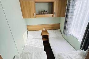 Statichome-sleeps6-lakeview-balcony-parking-petsok