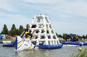 Statichomesleeps6-lakeview-petsok-balcony-parking