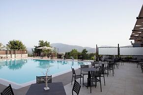 Lual Bleisure Hotel