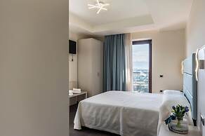 Lual Bleisure Hotel