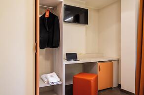 Lual Bleisure Hotel