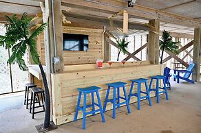 Short Walk to Beach Hot Tub Cold Plunge Pool