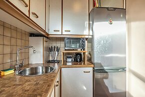 Amazing 1BR-1LR Apt. 7-Min to Stadthalle