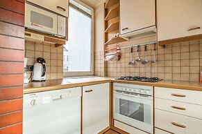 Amazing 1BR-1LR Apt. 7-Min to Stadthalle