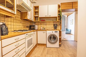 Amazing 1BR-1LR Apt. 7-Min to Stadthalle