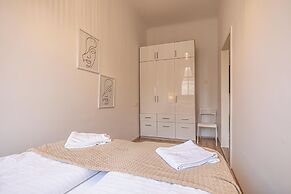 Amazing 1BR-1LR Apt. 7-Min to Stadthalle