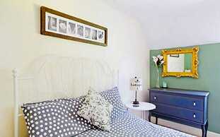 5-bed Home - Sleeps 12, Pool, Garden & Play Area