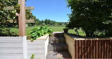 5-bed Home - Sleeps 12, Pool, Garden & Play Area