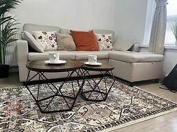 Free Parking/city Centre/long Stay/local Stores