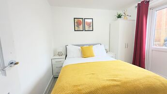 Free Parking/city Centre/long Stay/local Stores