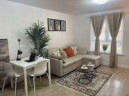 Free Parking/city Centre/long Stay/local Stores