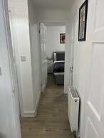 Free Parking/city Centre/long Stay/local Stores