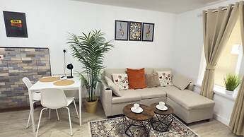 Free Parking/city Centre/long Stay/local Stores