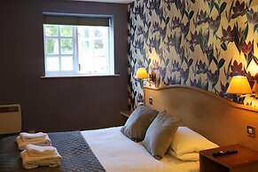 The Red Lion & Cellar Room