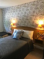 The Red Lion & Cellar Room