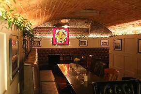 The Red Lion & Cellar Room