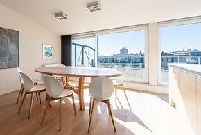 Central Flat With Sunny Terrace