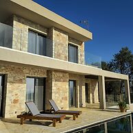 ELKORINI VILLA