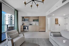 Modern DTW Miami Escape with Water Views