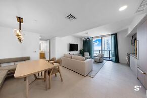 Modern DTW Miami Escape with Water Views