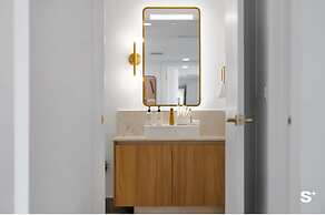 Modern DTW Miami Escape with Water Views