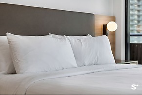 Modern DTW Miami Escape with Water Views