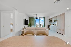 Modern DTW Miami Escape with Water Views