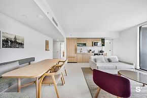 Modern DTW Miami Escape with Water Views