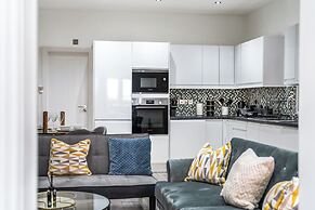 1 Bed Flat - Sleeps 3 - Parking - Wifi