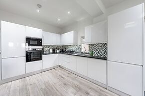 1 Bed Flat - Sleeps 3 - Parking - Wifi