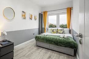 1 Bed Flat - Sleeps 3 - Parking - Wifi