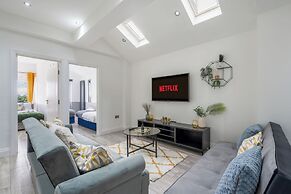 1 Bed Flat - Sleeps 3 - Parking - Wifi