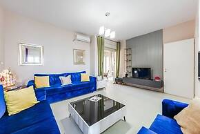 Stylish Apartment by the Beach Free Parking