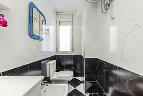 Stylish Apartment by the Beach Free Parking