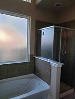 Luxury Stay - Near Houston Airport